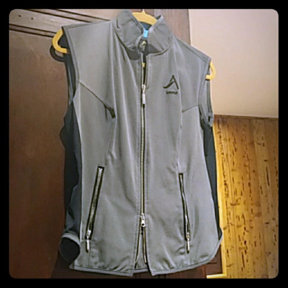 Arista. Ladies. Grey. Horse Vest. L. Ideal 6/8